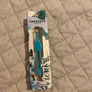ioni tweezers, precise, tweezing, and comfort grip